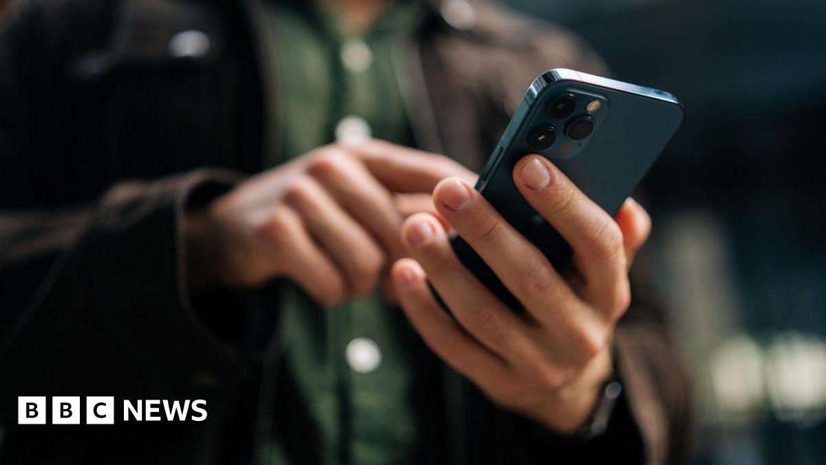 Ad for AI video app which said it could 'remove anything' banned