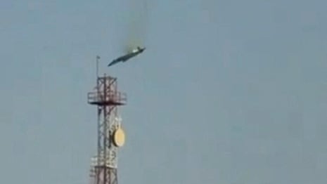 Footage shows military jet plummeting from the sky in Kuwait – video