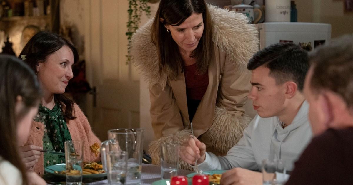 Sinister Bea ups her campaign to steal Honey's life in EastEnders - and she won't stop | Soaps