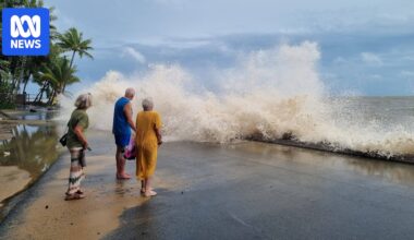 Tropical Cyclone Narelle live updates: Far North Queensland takes cover as severe system tears into coast