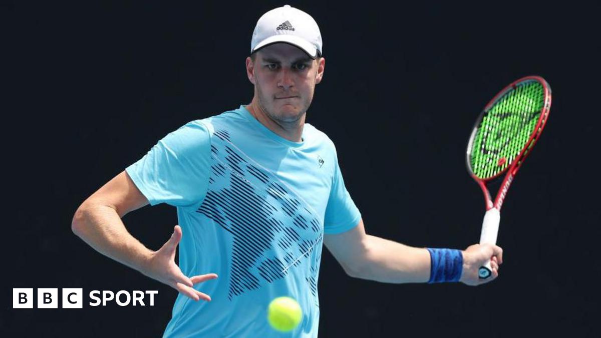 Henry Patten prepares to play a forehand