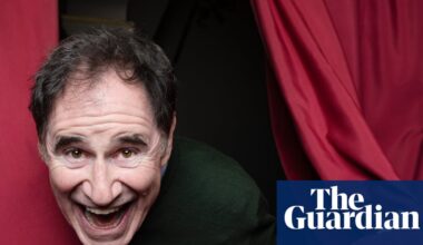 ‘I’m a big bear. I lumber’: showbiz superstar Richard Kind on delivering performances you can see from space | Theatre