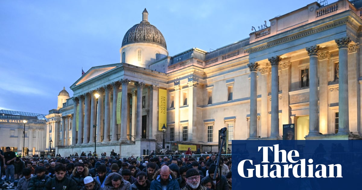 Nigel Farage condemned over call to ban public prayer for Muslims in the UK | Nigel Farage