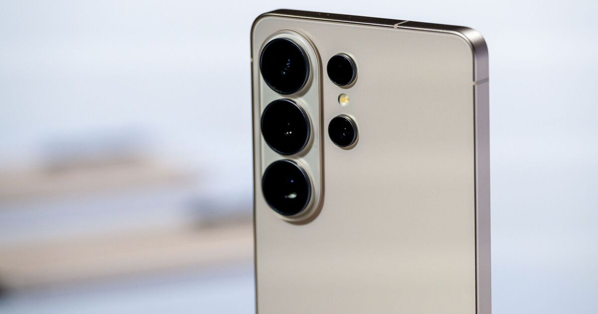 Samsung Galaxy S26 last-minute pre-order deal has £450 freebie