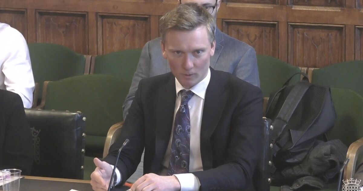 'Stay in work' plea to older people as UK state pension age rises | Politics | News