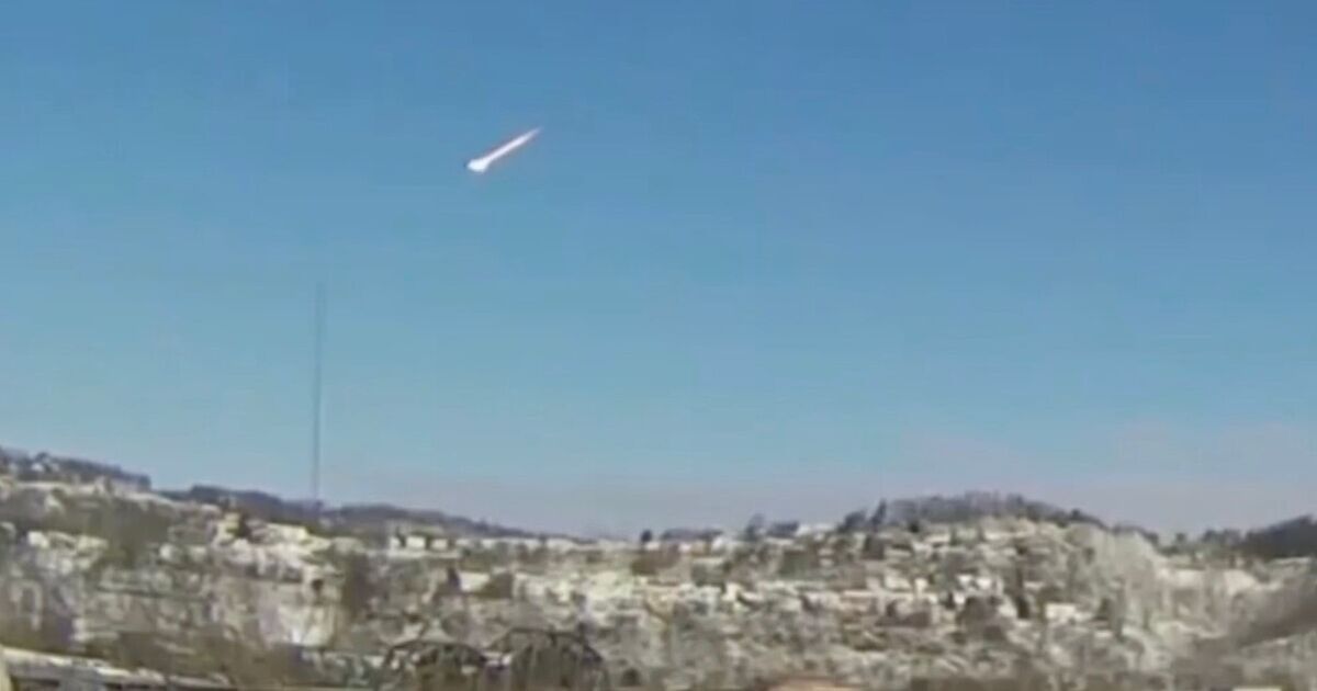 Insane moment 45,000mph meteor explodes in huge boom heard for miles | World | News