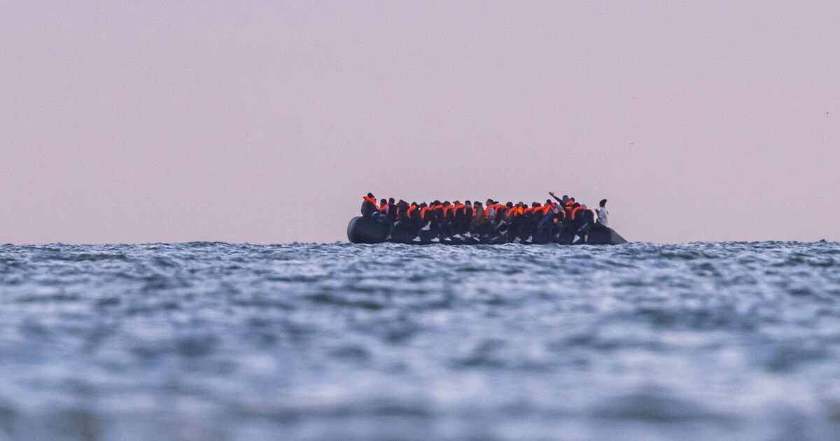 Coastguard rescue 78 migrants attempting to cross Channel and reach UK | UK | News
