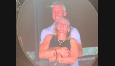 Coldplay 'Kiss Cam' Video: HR Exec Says She Can't Get a Job