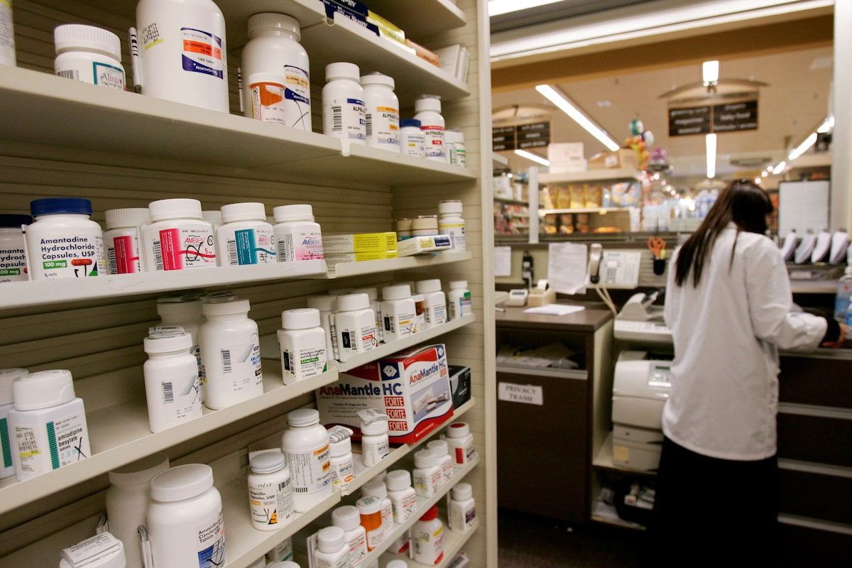 U.S. FDA says it met with states interested in importing cheaper drugs from Canada