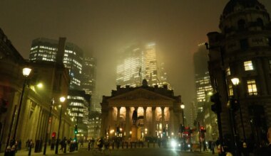 UK jobs market hit by longest run of staff cuts since pandemic