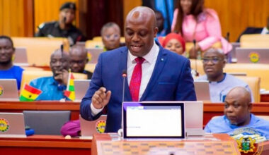 Parliament cuts gold mining tax from 3% to 1%