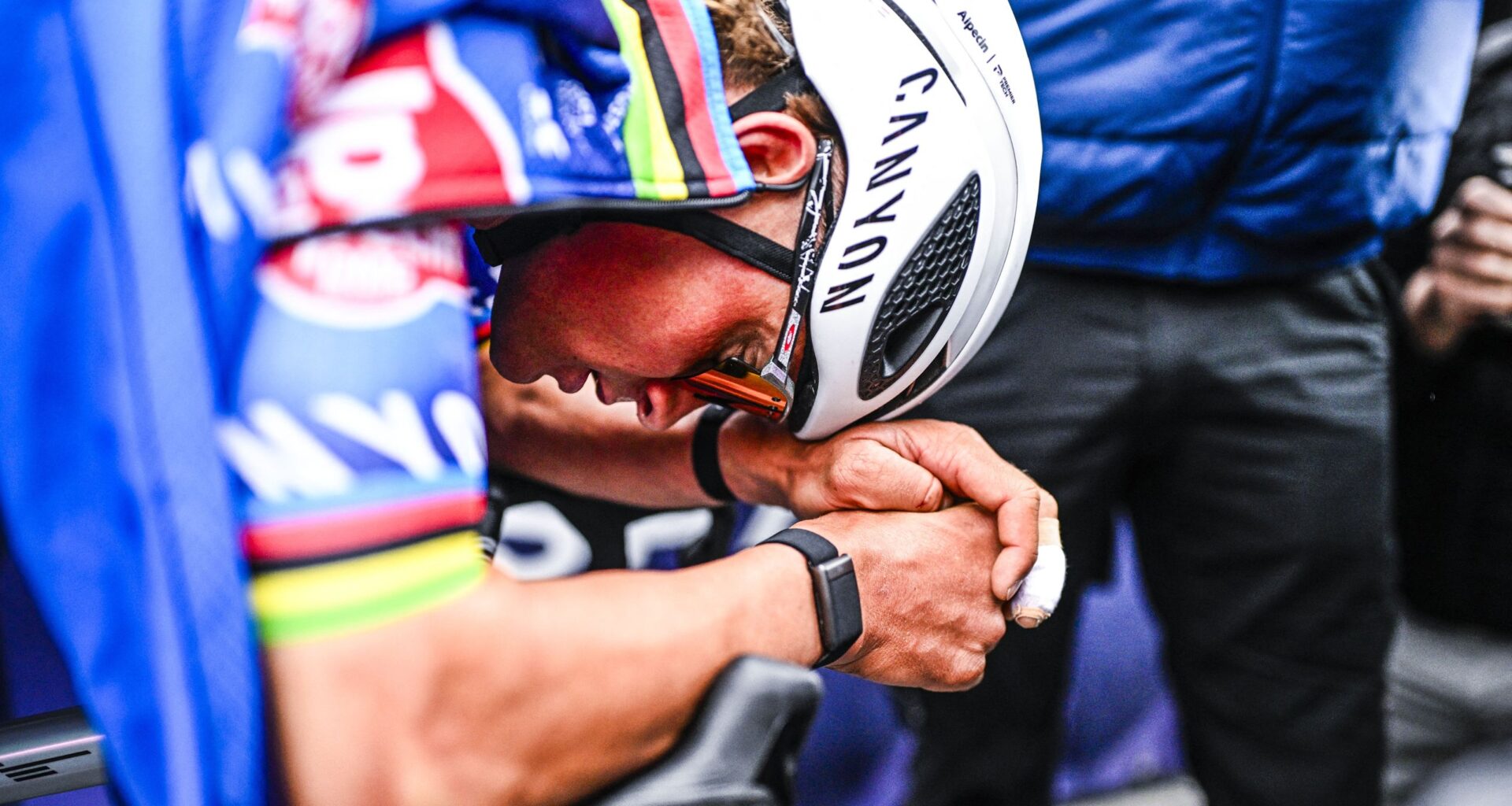 'I gave up, actually, because they were so close' – Mathieu van der Poel made to look human despite completing E3 Saxo Classic hat-trick with 'one of my best efforts'