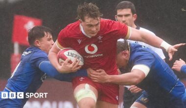 Wales Under-20s number eight Dom Kossuth carries the ball against Italy