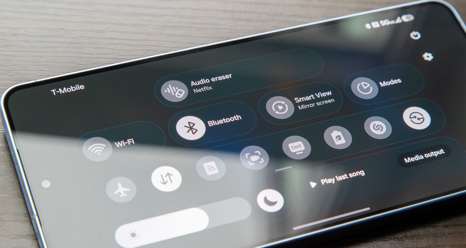 This game-changing Galaxy S26 feature just transformed my Netflix binge sessions