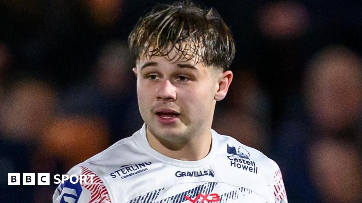 Carwyn Leggatt-Jones in action for Scarlets at Edinburgh