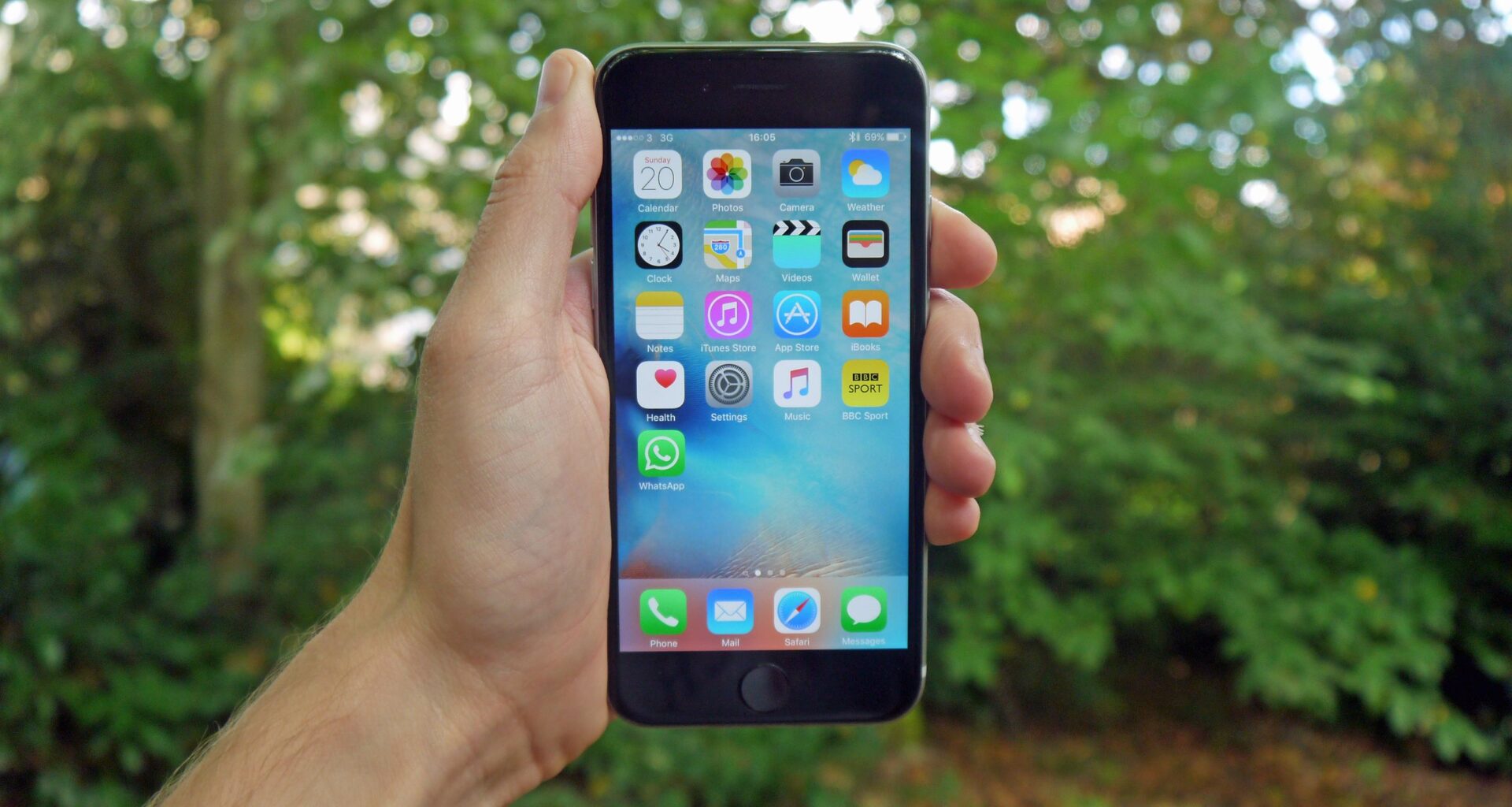 Apple pushes 'critical' software alerts to iPhones running out-of-date versions of iOS — here's how to stay safe