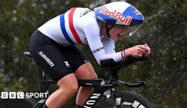 Zoe Backstedt on course in the time trial of the fourth Vuelta Extremadura Feminas