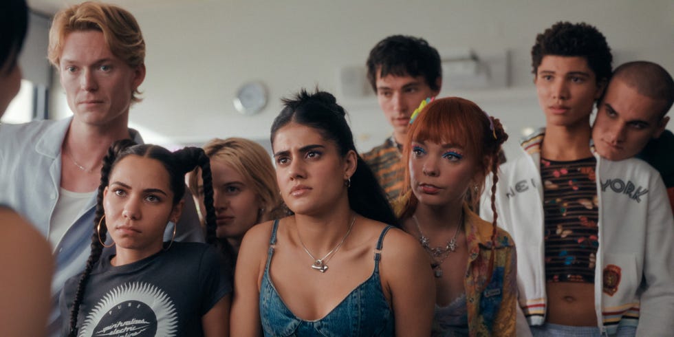 heartbreak high season 3 cast gathered in a group