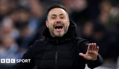 Roberto de Zerbi gestures from the touchline while Marseille boss