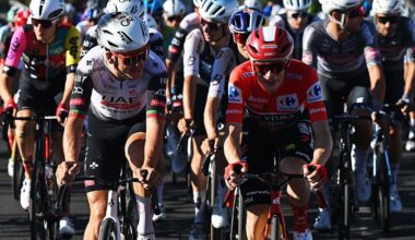 Jo&atilde;o Almeida (l) and Jonas Vingegaard during the 2025 Vuelta a Espa&ntilde;a