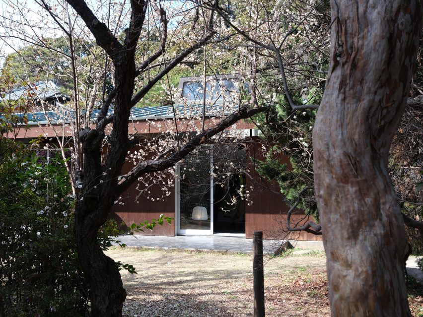 Akasaki & Vanhuyse Home-Home