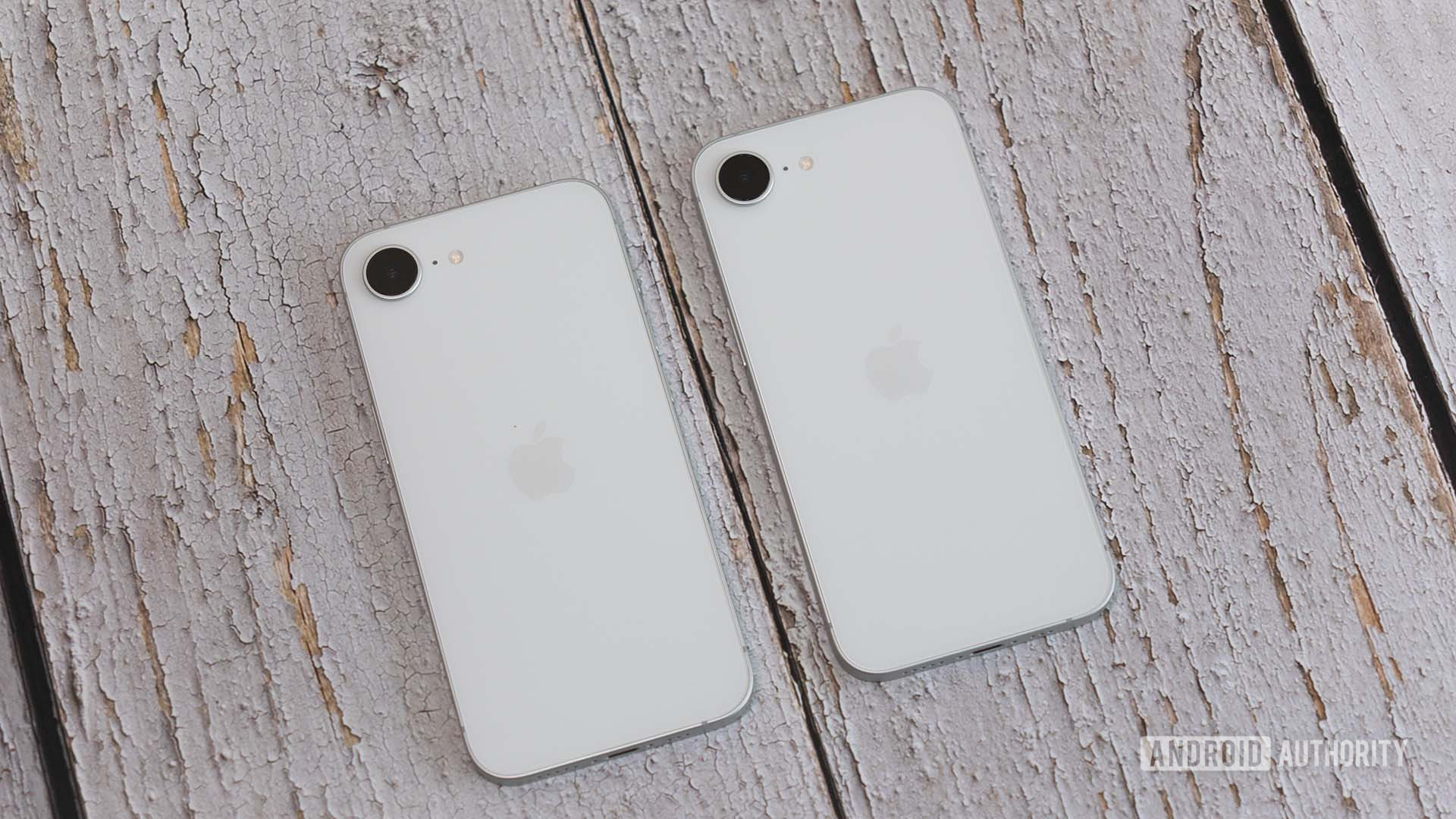 Apple iPhone 16e alongside Apple iPhone 17e, practically identical Apple iPhone 16e alongside Apple iPhone 17e, practically identical