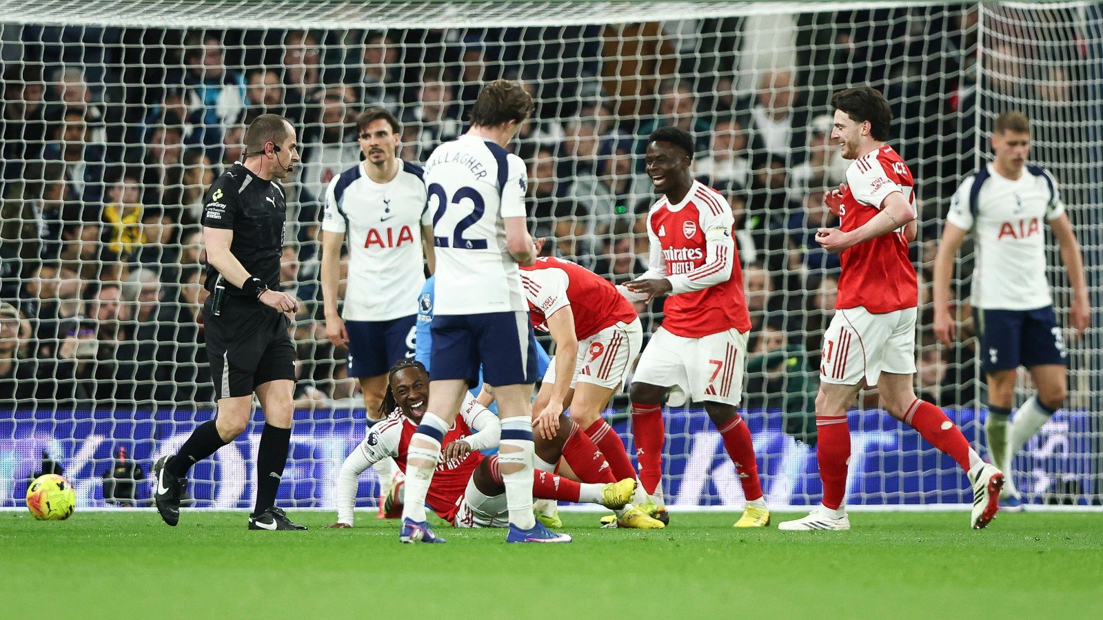 Arsenal title charge derailed by 'curse' as Tottenham 'dream' scenario clear