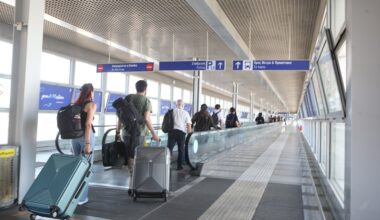 Tourism industry is waiting | eKathimerini.com