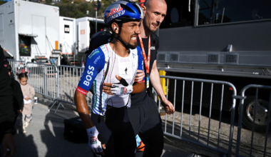 'For a moment I thought about stopping' – Crash caused by teammate almost denies Dani Martínez second place on GC at Paris-Nice