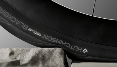 Hutchinson Blackbird 32mm tyres