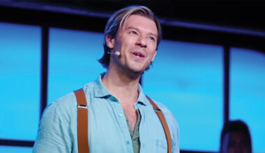 Constantine Rousouli in Titanique.