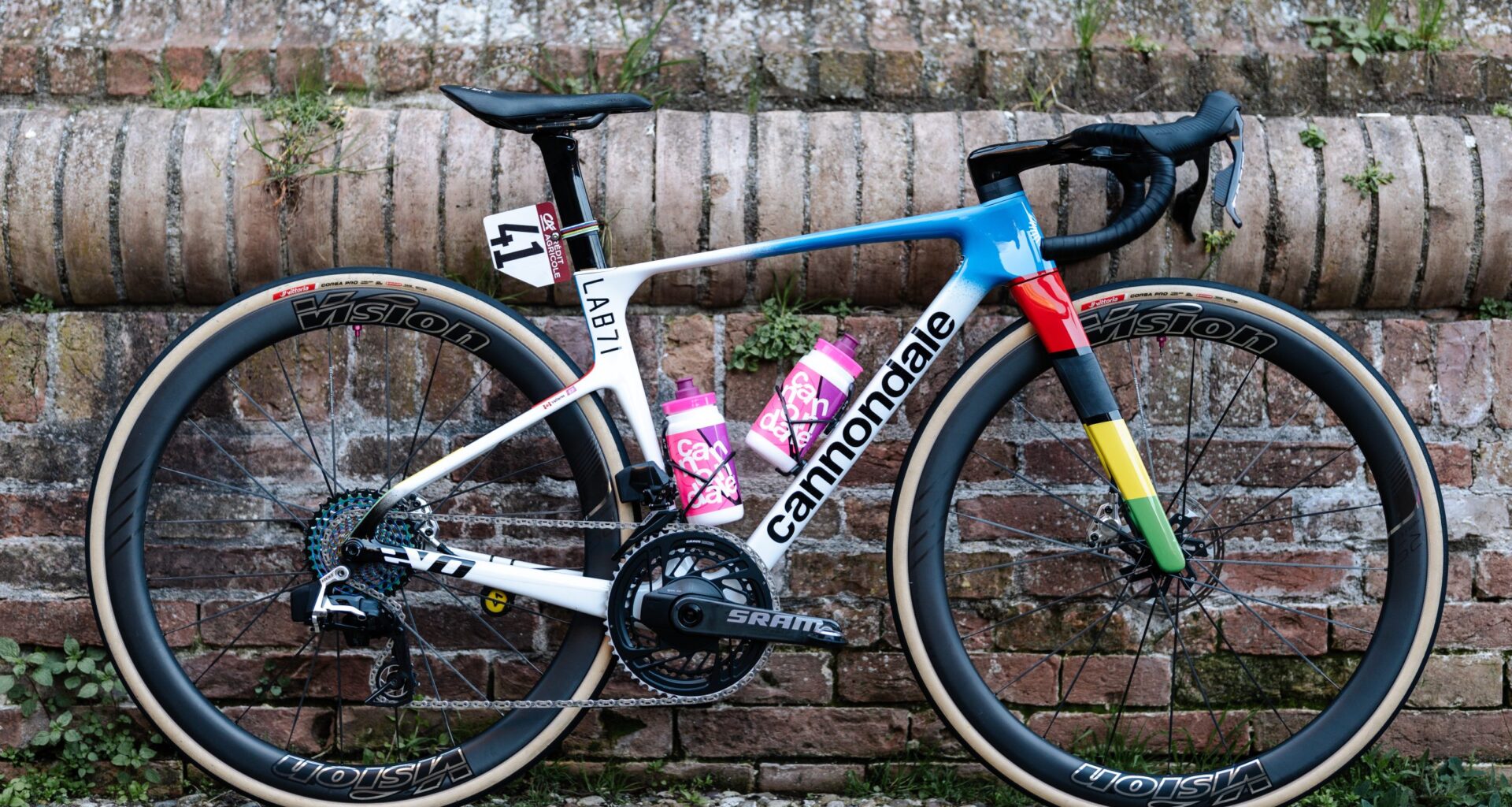 Pro bike: World Champion Magdeleine Vallieres's new Cannondale SuperSix from Strade Bianche 2026