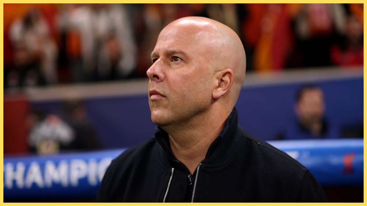 Arne Slot, Manager of Liverpool, looks on during the UEFA Champions League 2025/26 Round of 16 First Leg match between Galatasaray SK and Liverpool