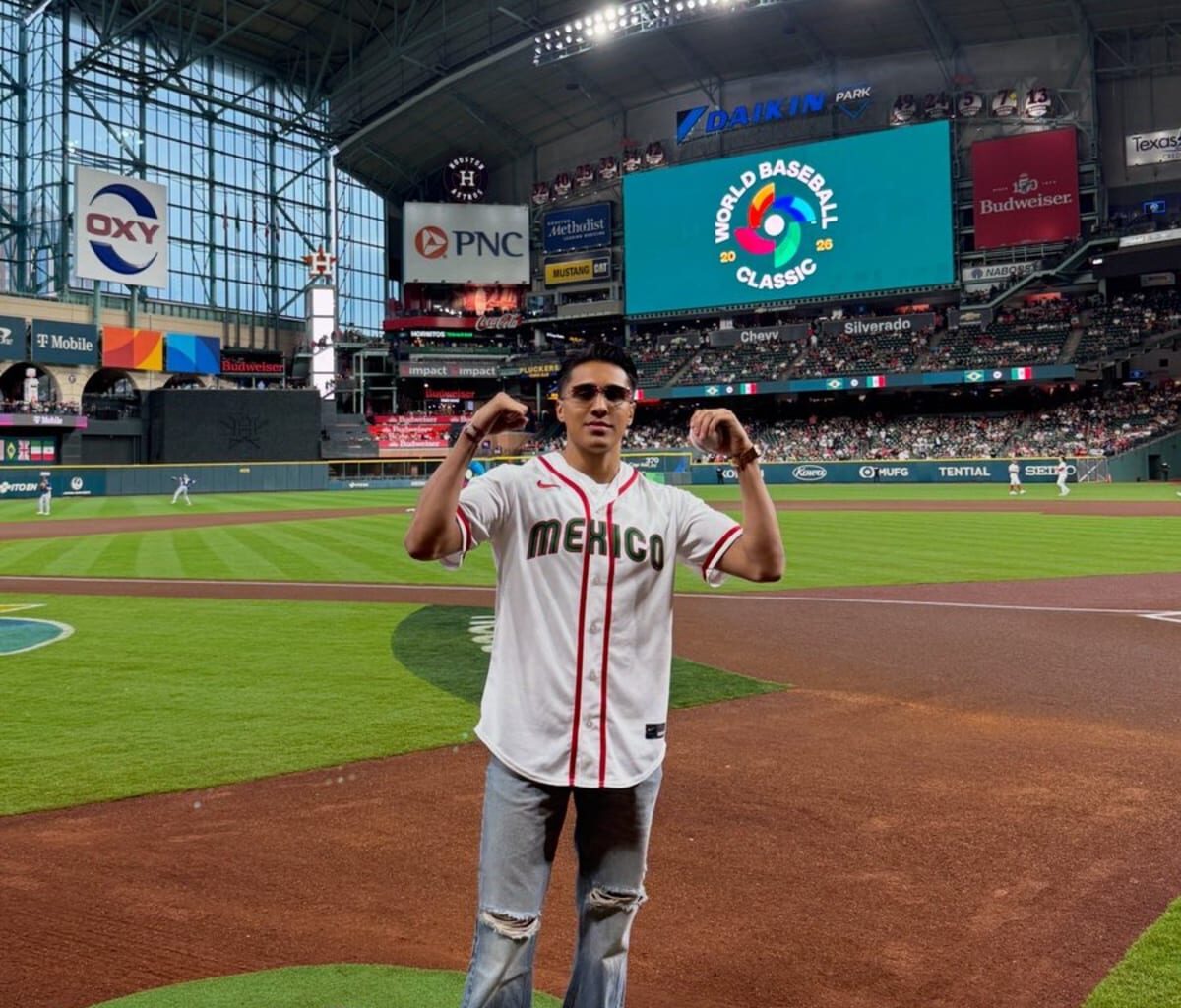 Emiliano Vargas wearing a Mexico jersey on the field at Daikin Park in Houston during the World Baseball Classic.