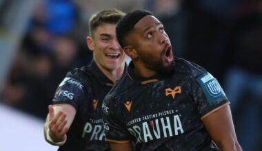 Phil Cokanasiga signs for fierce rivals of brother Joe