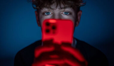 Smartphones are making us stupid