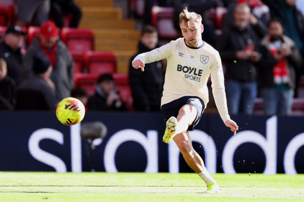 Jarrod Bowen playing for West Ham against Liverpool.
