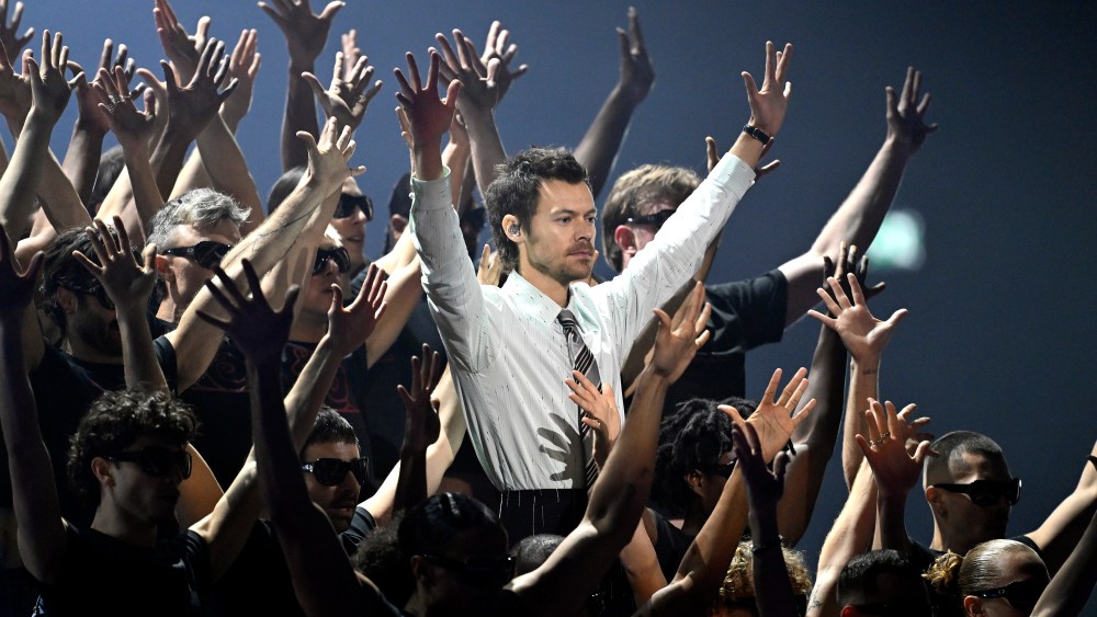 Harry Styles Gives First-Ever Performance of 'Aperture' at BRIT Awards