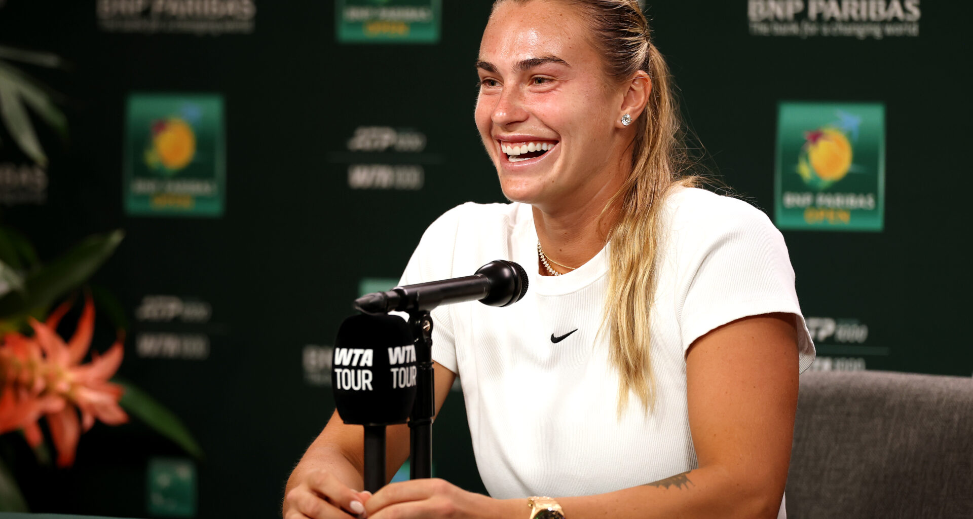 Djokovic congratulates Sabalenka, gets closer look at her ring