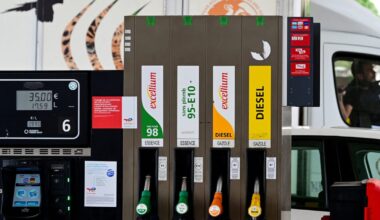 France to spend €70M on fuel subsidies for farmers, trucks and fishermen in April – POLITICO