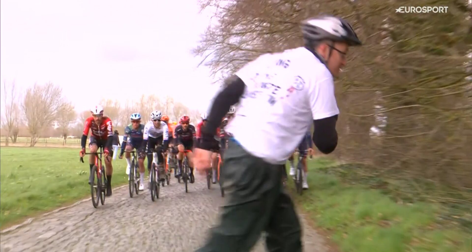 “Notorious” climate protester causes crash in Belgian race after sitting on road in front of charging peloton - Cycling News | Bike Reviews