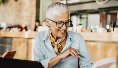 Psychology says people who stay mentally sharp past 70 don't do it through brain games — they do it through a single daily practice that most people abandon the moment they retire