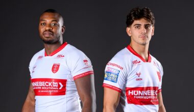 Dezaria & Leyland join on loan