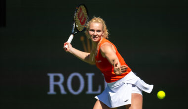 Siniakova ousts reigning Indian Wells champ Andreeva in tense three-set comeback