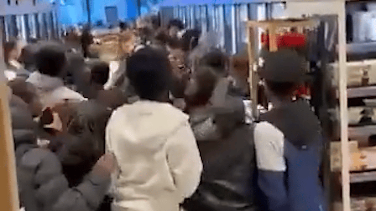 Teenagers storm shops on Clapham high street as three arrested for anti-social behaviour and assault - London Evening Standard