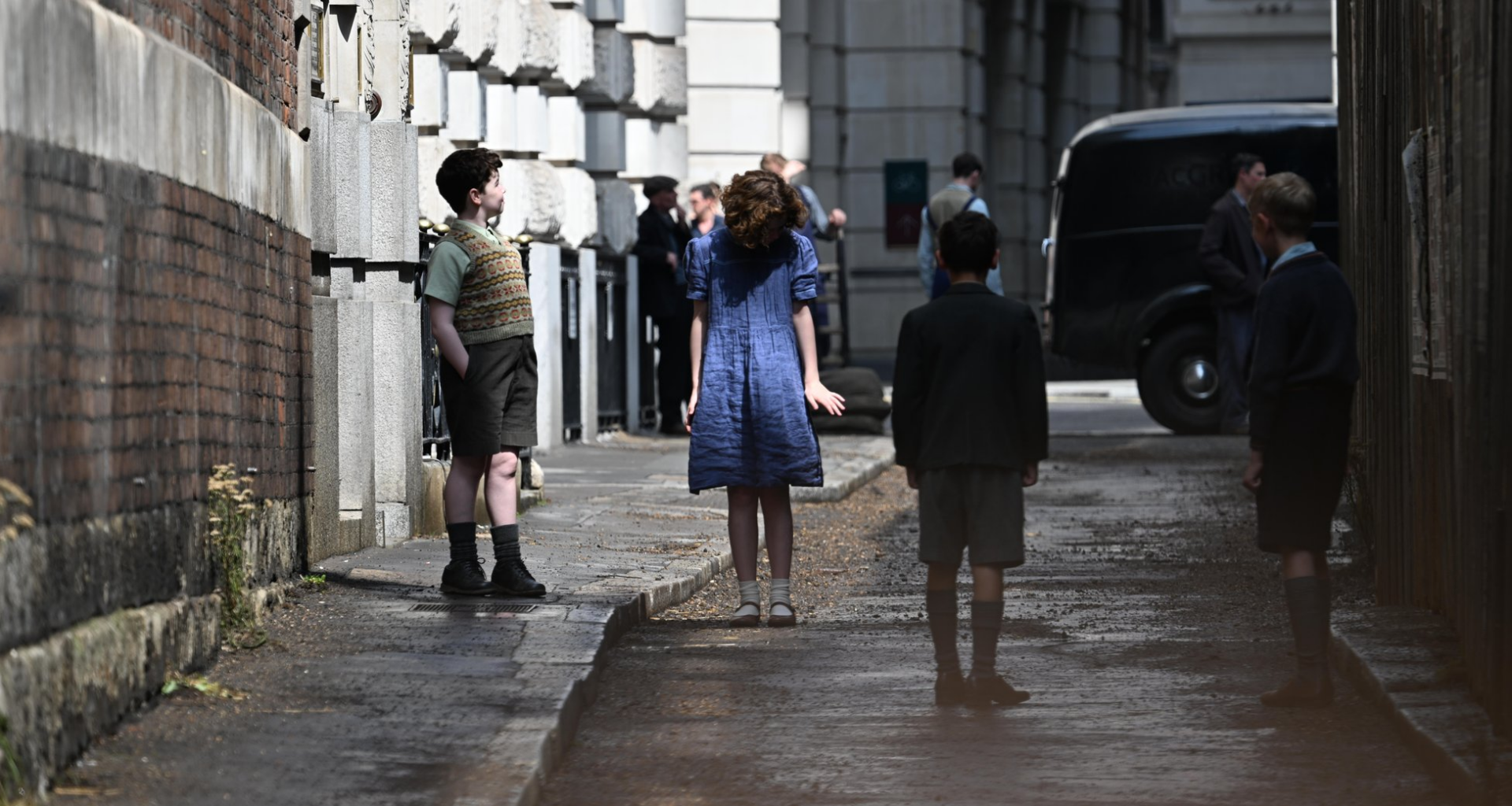 Greta Gerwig's Narnia Film Featured "Over 150 Children" - NarniaWeb