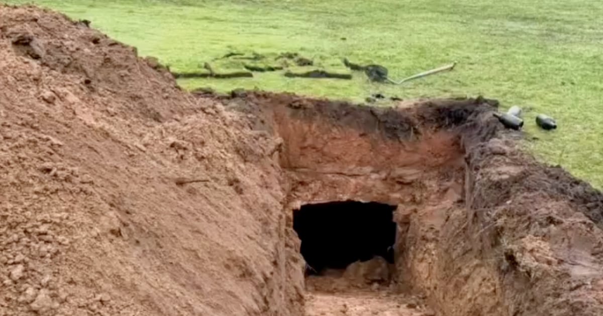 Demi Lovato Slams Age-Gap Relationship with ‘That ’70s Show’ Ex - The Daily Beast