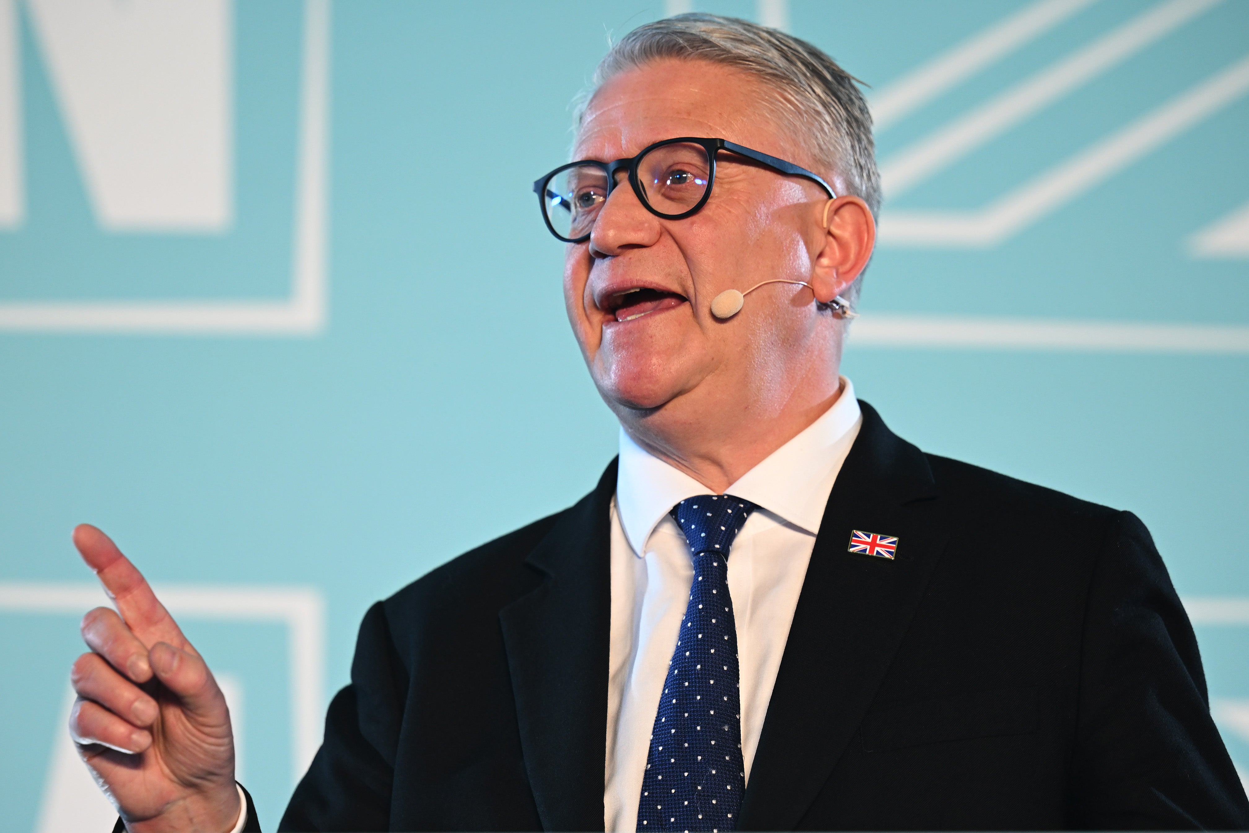 MP Andrew Rosindell has promised a referendum to let Romford leave London and rejoin Essex