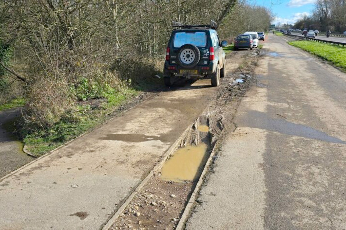 Oxford Southern bypass blocked cycle lane – cropped