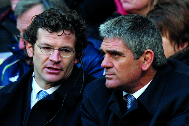 Nick Mallett (R) the head coach of Italy and Carlo Checchinato the Italy team manager look on during the RBS 6 Nations Championship match between England and Italy at Twickenham on February 7, 2009 in London, England. (Photo by David Rogers/Getty Images)